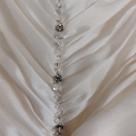 New ivory wedding dress - Picture 16 of 16